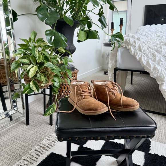 Ugg Neumel Chukka Boot - Picture 2 of 6